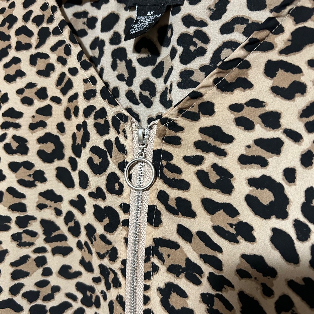Justify Women's Cheetah Blouse - Picture 2 of 3